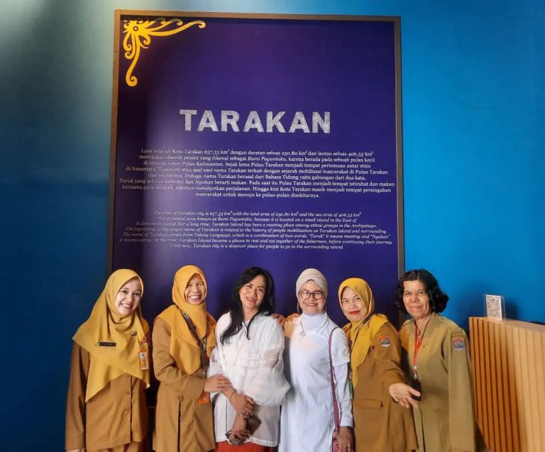 Kunjungan Tim Penguji Sertifikasi Pelaku Seni Budaya Ibu Prof. Dr. Een Herdiani, S.Sen., M.Hum. dan Ibu Dra., Setyastuti , M.Sn,